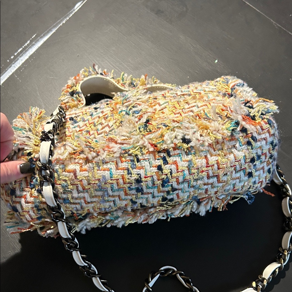 Chic Multicolor Tweed Handbag - Picture 6 of 6